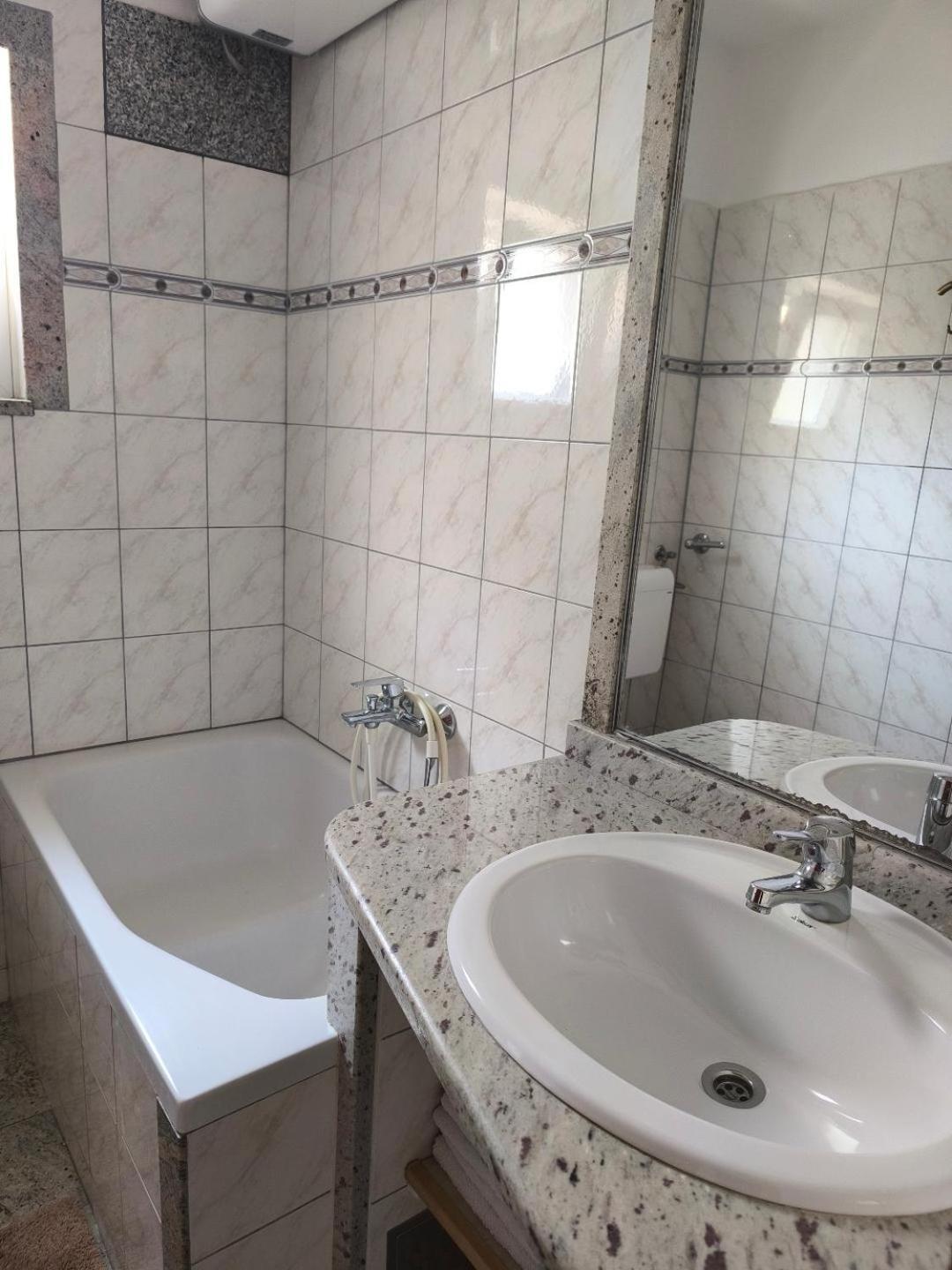Apartments Ana Zaboric, 50 M Od Sljuncane Plaze Bagian luar foto